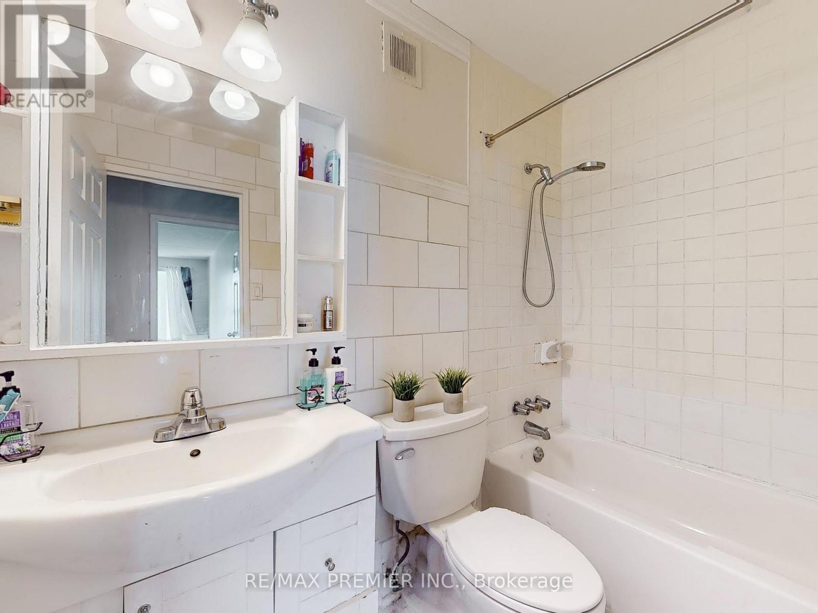 614 - 2 Glamorgan Avenue, Toronto, Ontario  M1P 2M8 - Photo 21 - E12387678