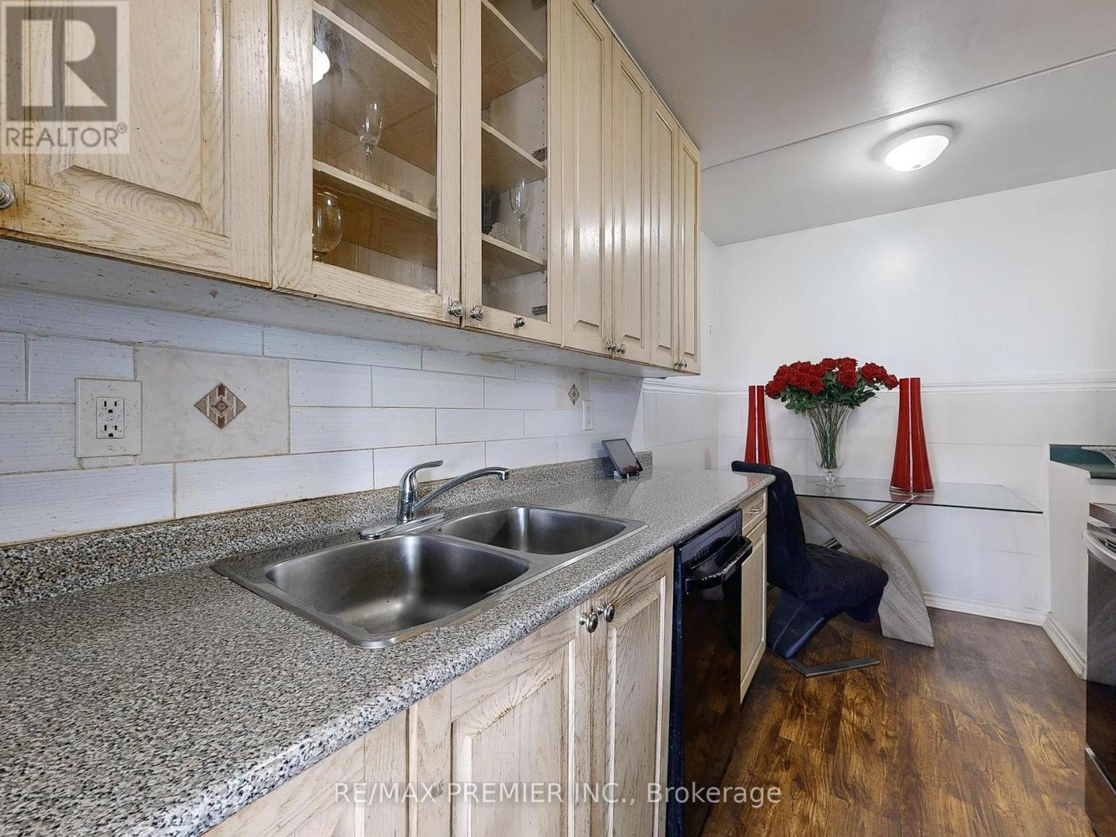 614 - 2 Glamorgan Avenue, Toronto, Ontario  M1P 2M8 - Photo 12 - E12387678