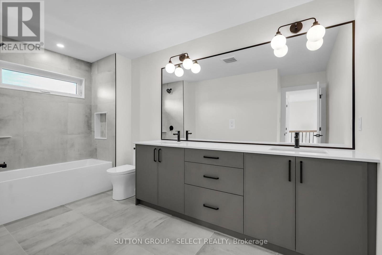 58 Briscoe Crescent, Strathroy-Caradoc, Ontario  N7G 0G3 - Photo 32 - X12424031