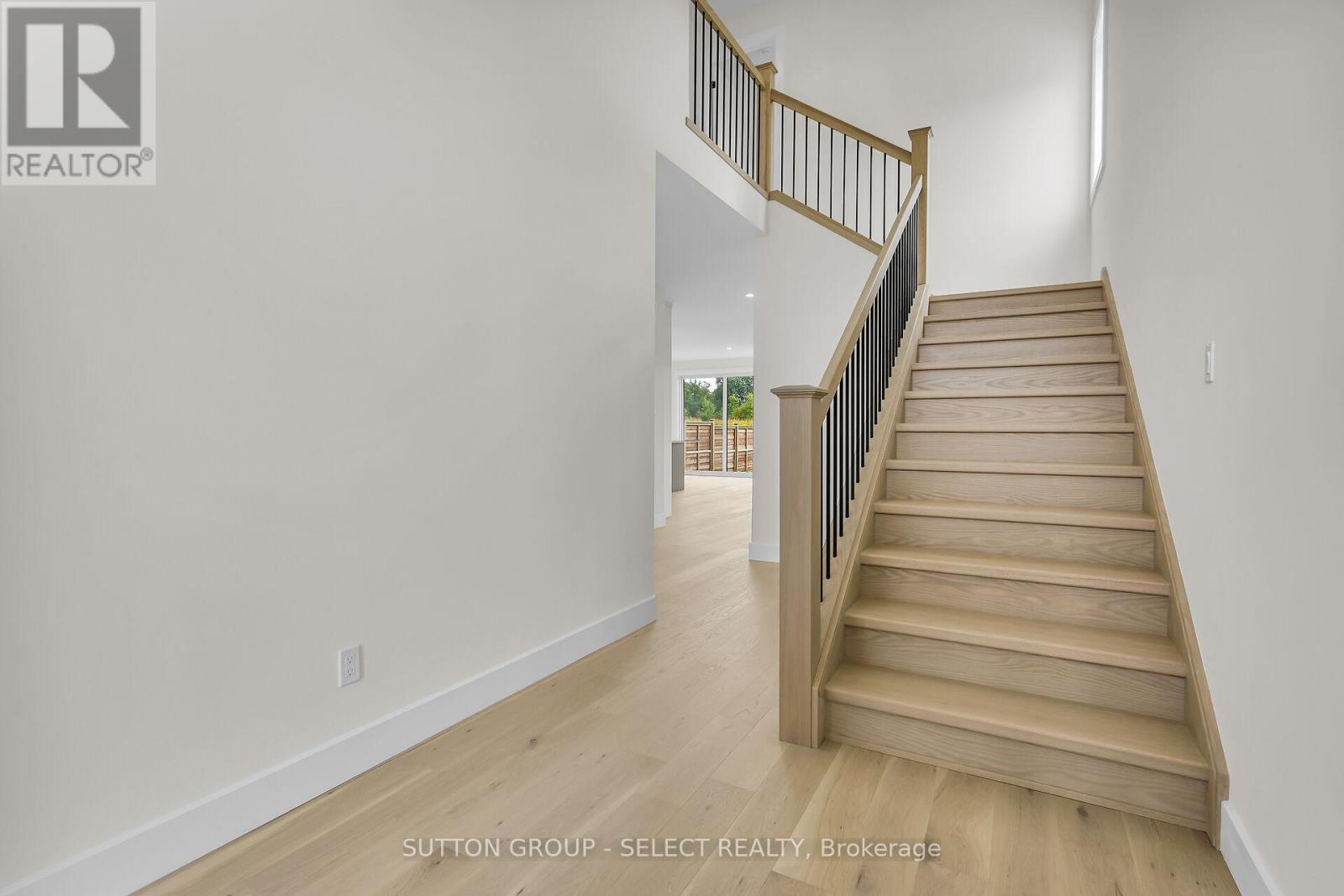 58 Briscoe Crescent, Strathroy-Caradoc, Ontario  N7G 0G3 - Photo 8 - X12424031
