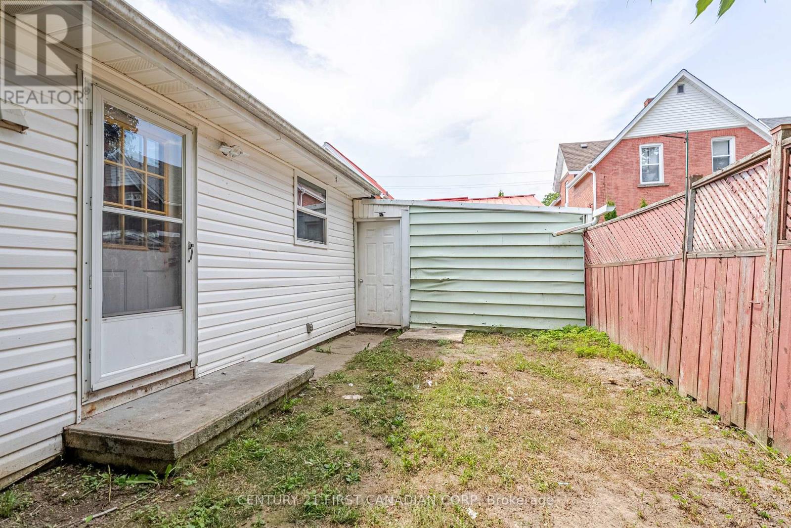 76 Myrtle Street, St. Thomas, Ontario  N5R 2G1 - Photo 22 - X12424449
