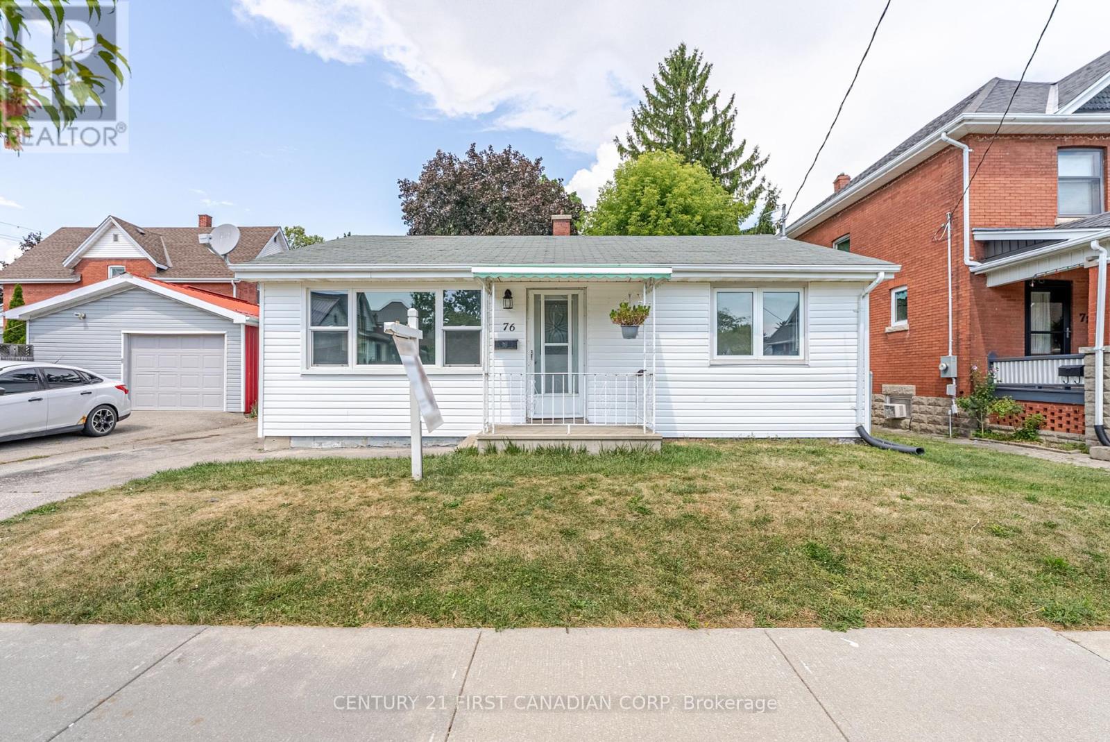 76 Myrtle Street, St. Thomas, Ontario  N5R 2G1 - Photo 5 - X12424449