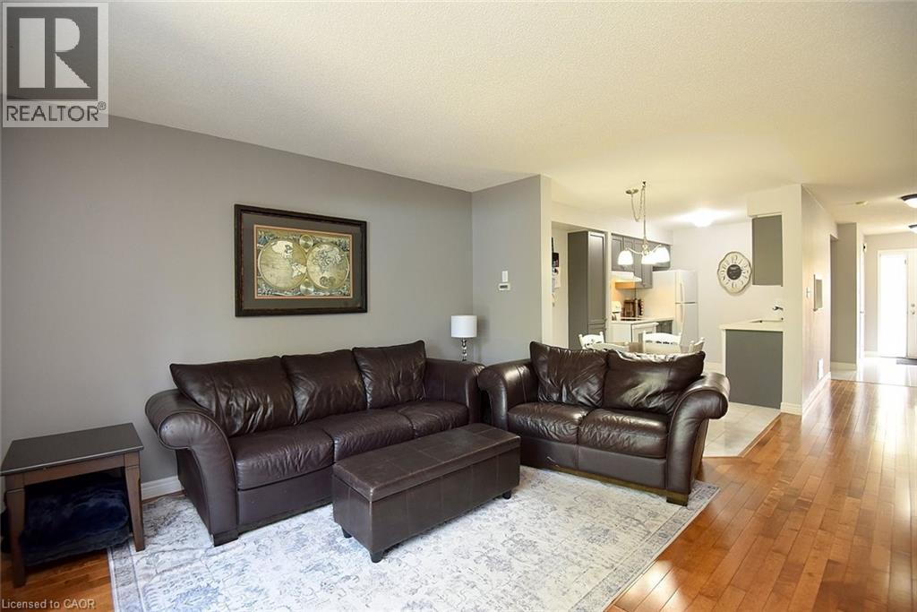 15 Bronte Court, Waterdown, Ontario  L9H 7N2 - Photo 10 - 40765379