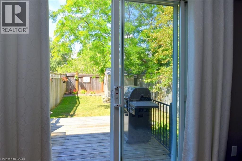 15 Bronte Court, Waterdown, Ontario  L9H 7N2 - Photo 7 - 40765379