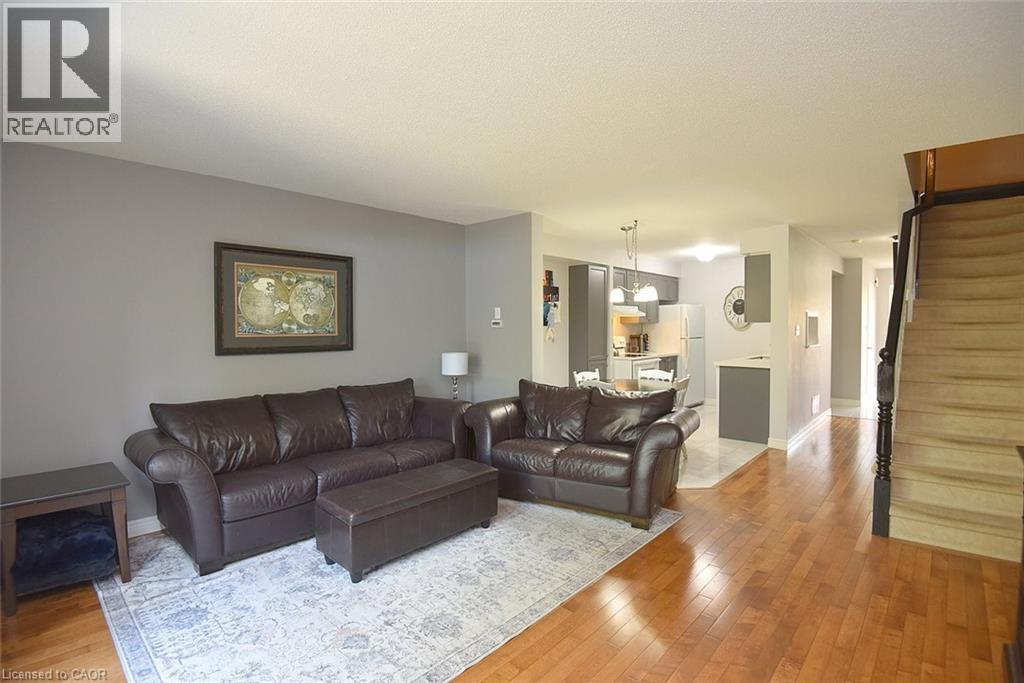 15 Bronte Court, Waterdown, Ontario  L9H 7N2 - Photo 8 - 40765379