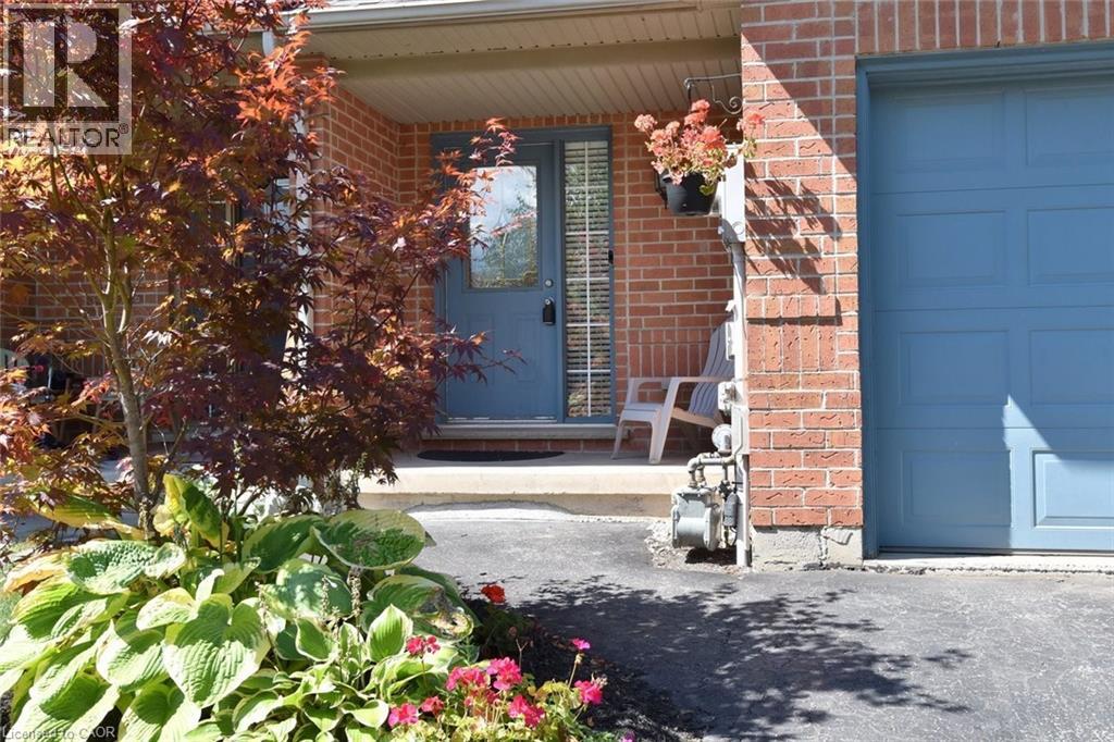 15 Bronte Court, Waterdown, Ontario  L9H 7N2 - Photo 4 - 40765379