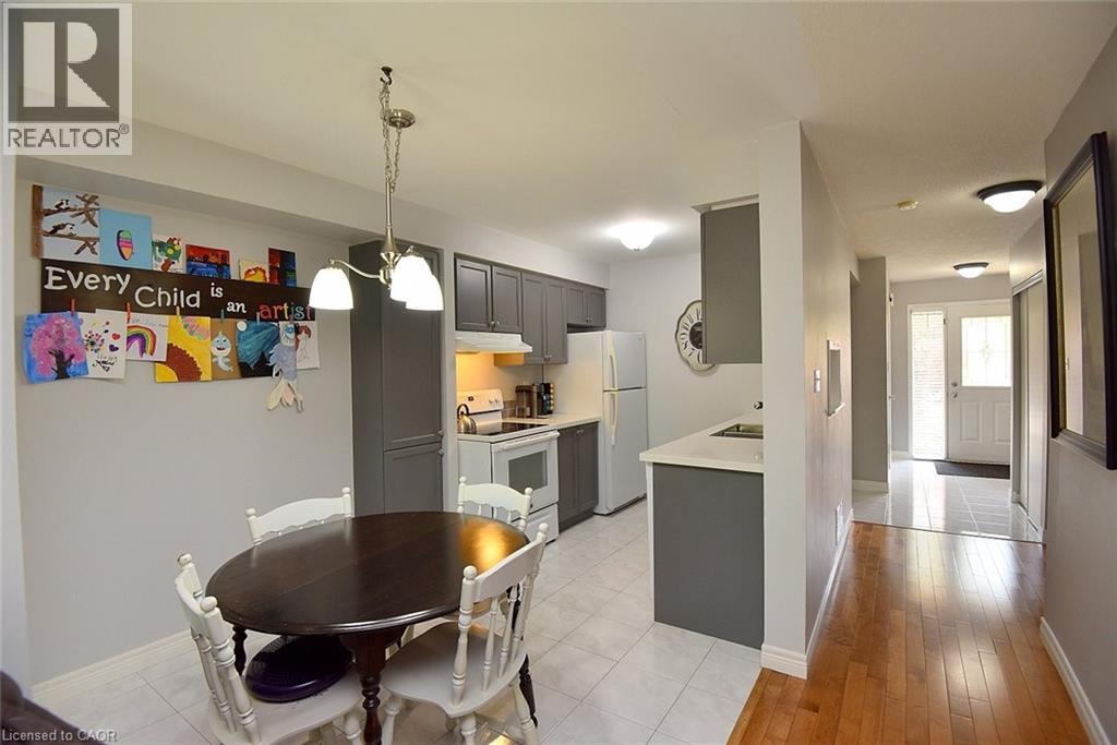 15 Bronte Court, Waterdown, Ontario  L9H 7N2 - Photo 14 - 40765379