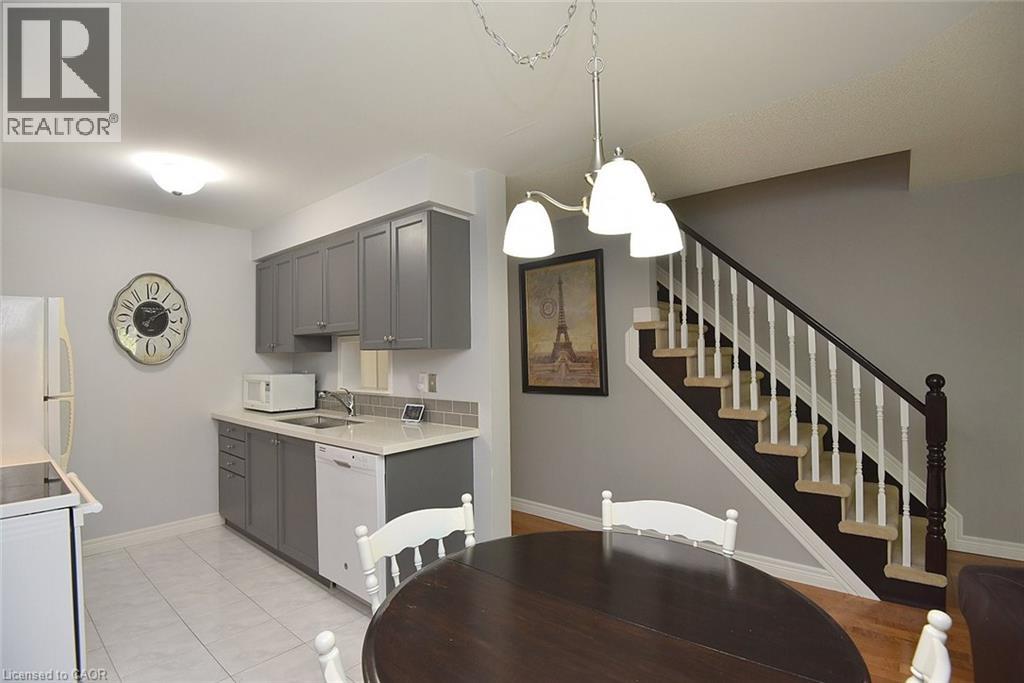 15 Bronte Court, Waterdown, Ontario  L9H 7N2 - Photo 17 - 40765379