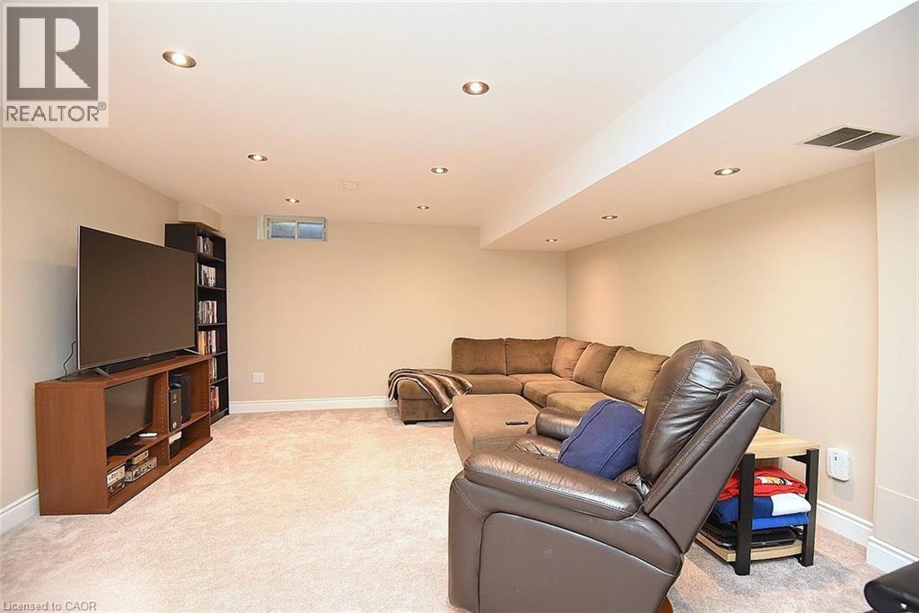 15 Bronte Court, Waterdown, Ontario  L9H 7N2 - Photo 34 - 40765379
