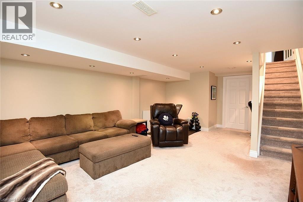 15 Bronte Court, Waterdown, Ontario  L9H 7N2 - Photo 35 - 40765379