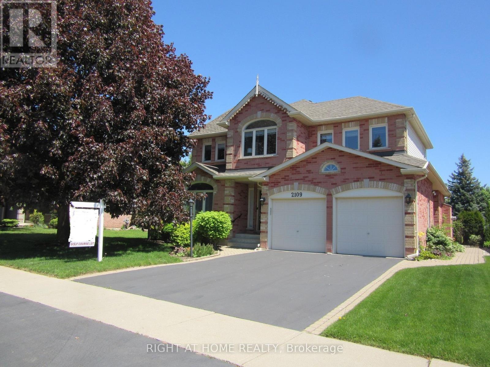 2109 Berwick Drive, Burlington, Ontario  L7M 4B3 - Photo 1 - W12428027