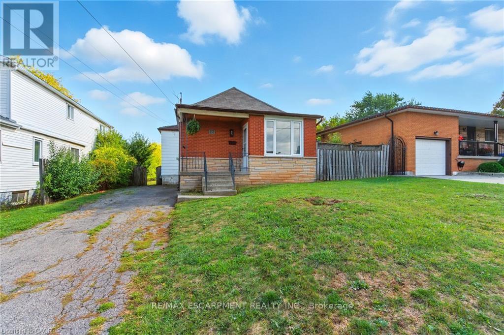 22 Worsley Road, Hamilton, Ontario  L8E 2E7 - Photo 3 - X12433006
