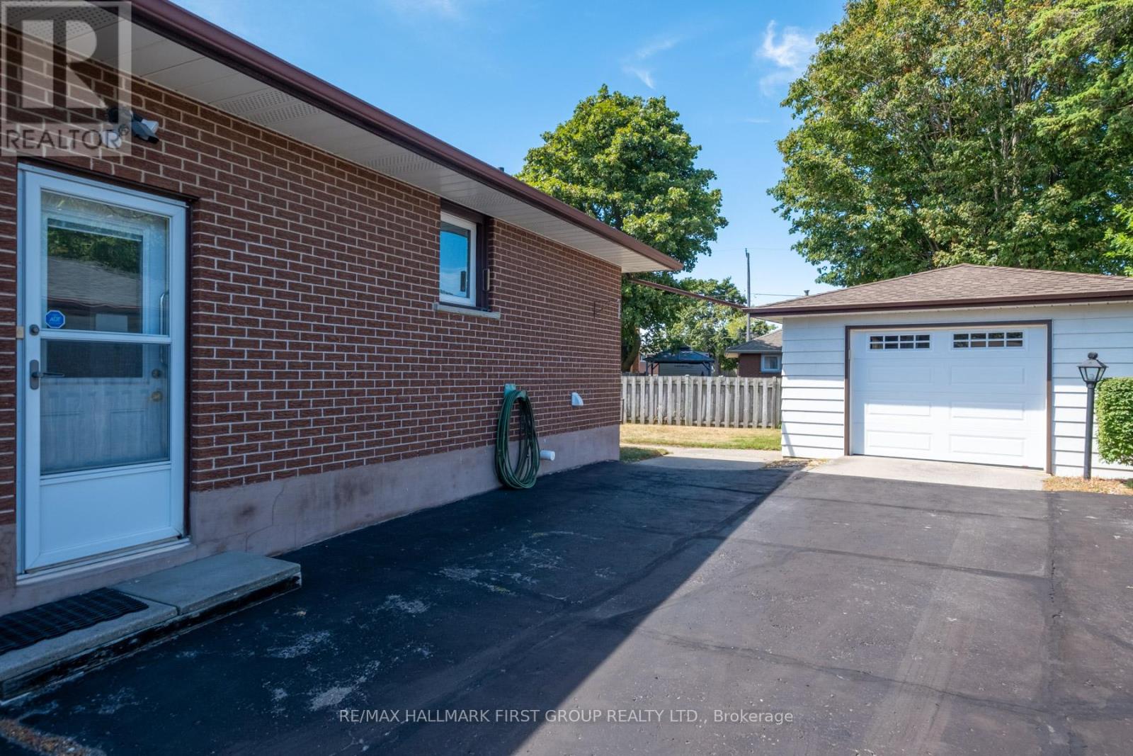 64 Gatineau Street, Oshawa, Ontario  L1H 7G3 - Photo 3 - E12352469