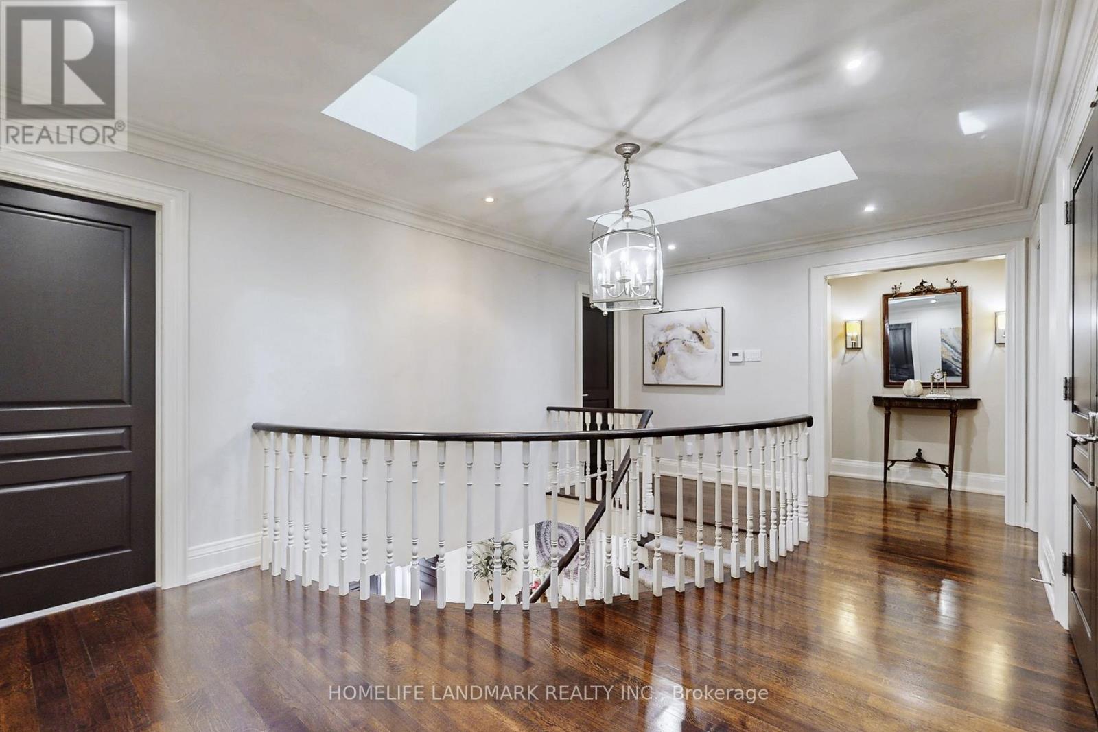 30 Bobwhite Crescent, Toronto, Ontario  M2L 2E1 - Photo 19 - C12433811