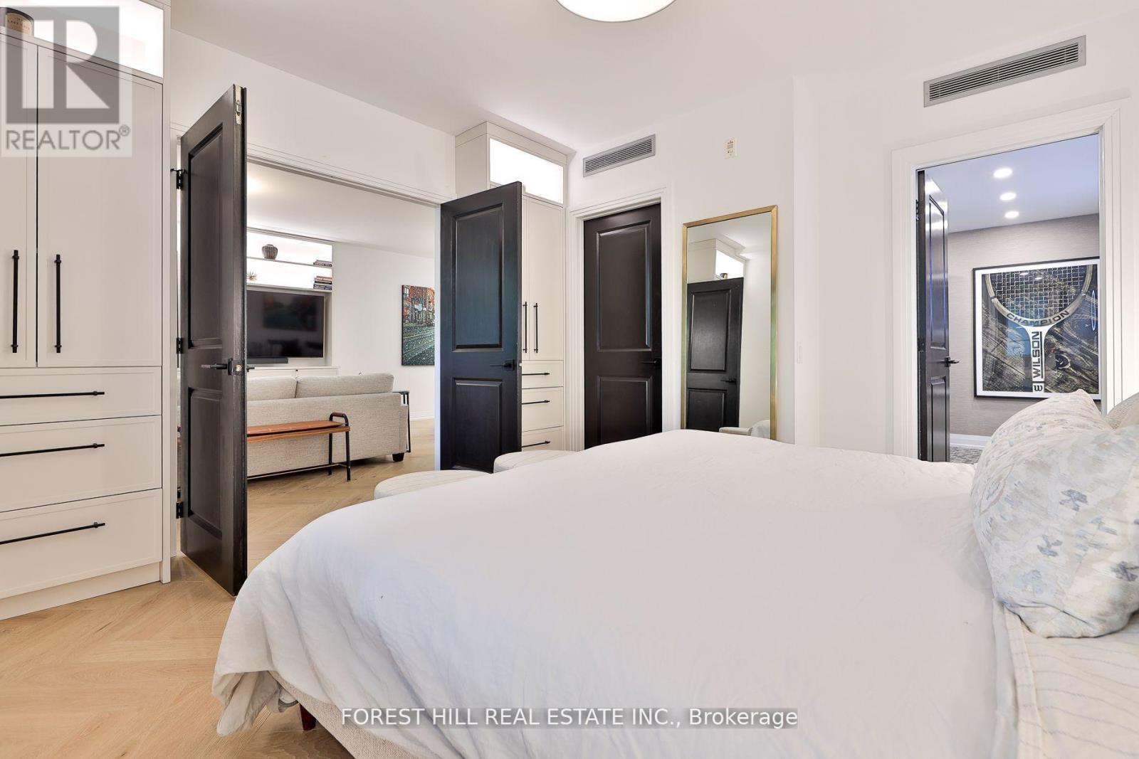 129 - 1 Benvenuto Place, Toronto, Ontario  M4V 2L1 - Photo 24 - C12433829