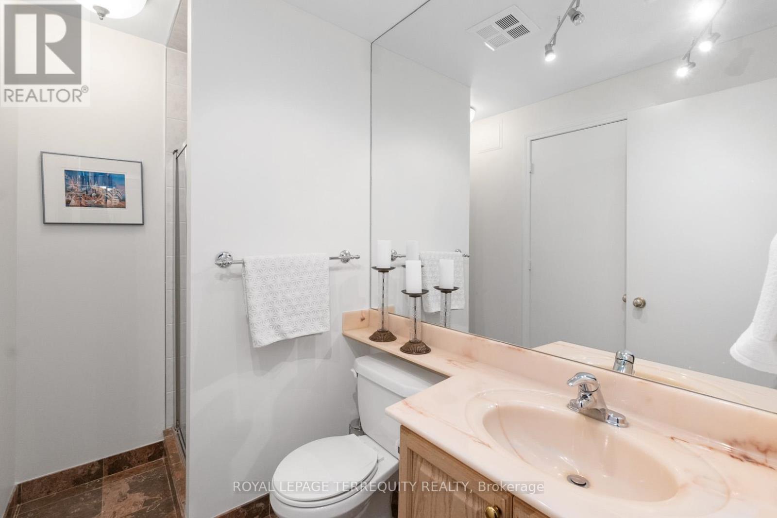 2215 - 7 King Street E, Toronto, Ontario  M5C 3C5 - Photo 33 - C12433837