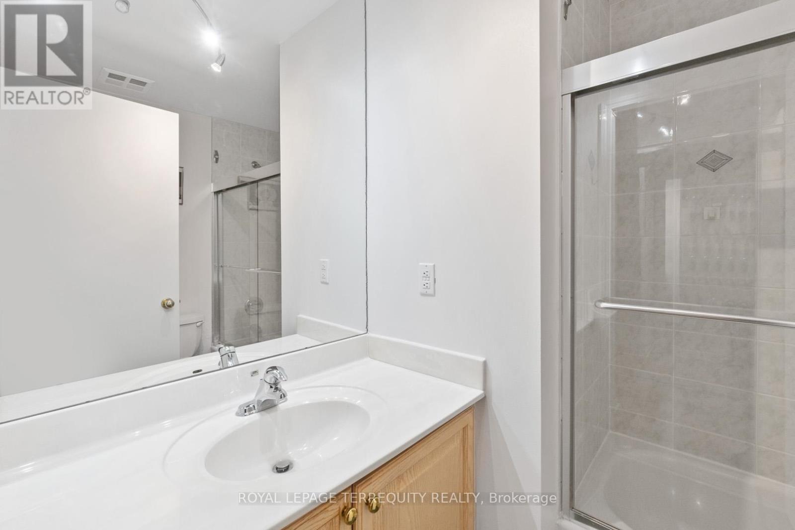 2215 - 7 King Street E, Toronto, Ontario  M5C 3C5 - Photo 35 - C12433837
