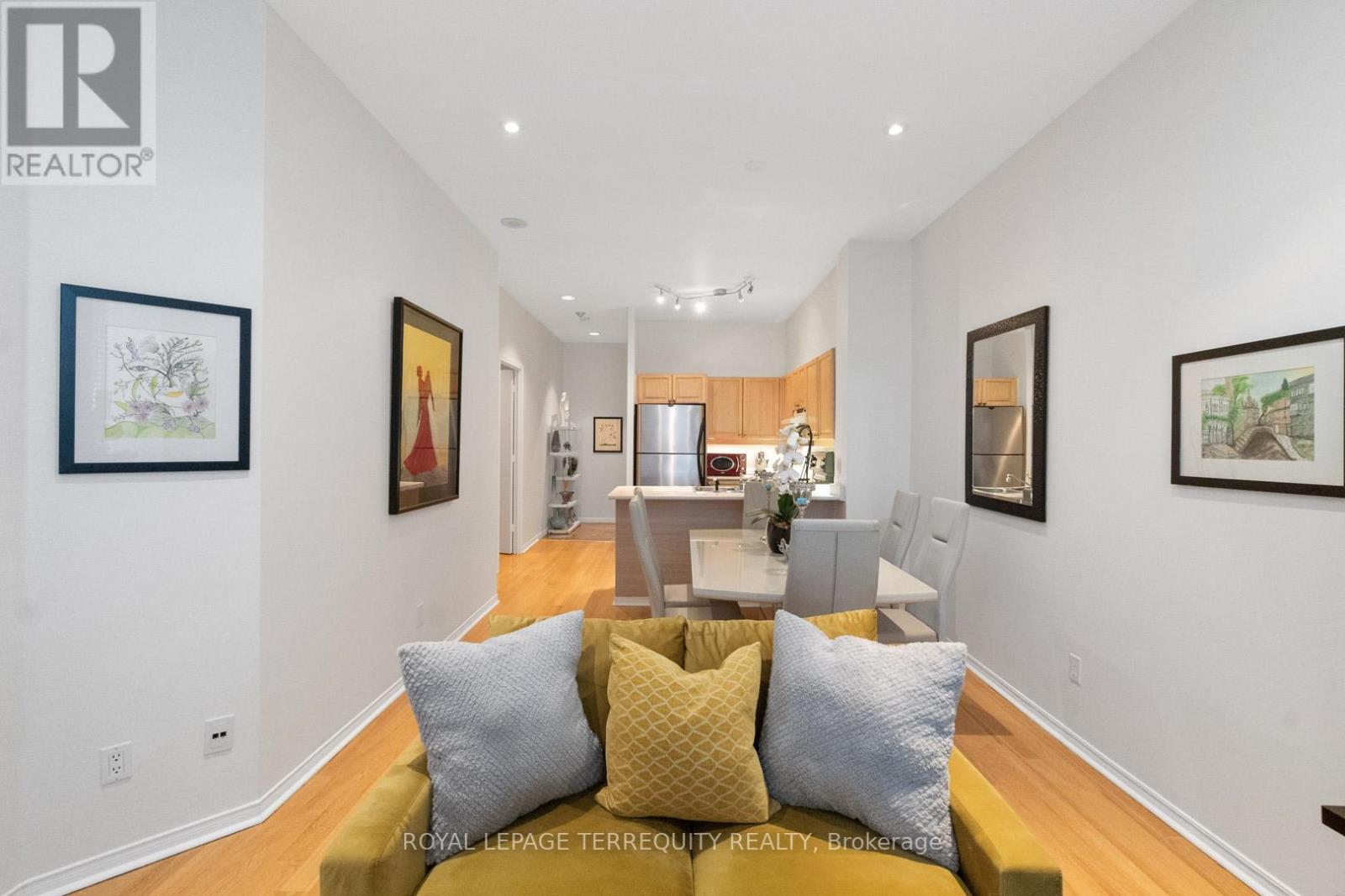 2215 - 7 King Street E, Toronto, Ontario  M5C 3C5 - Photo 6 - C12433837