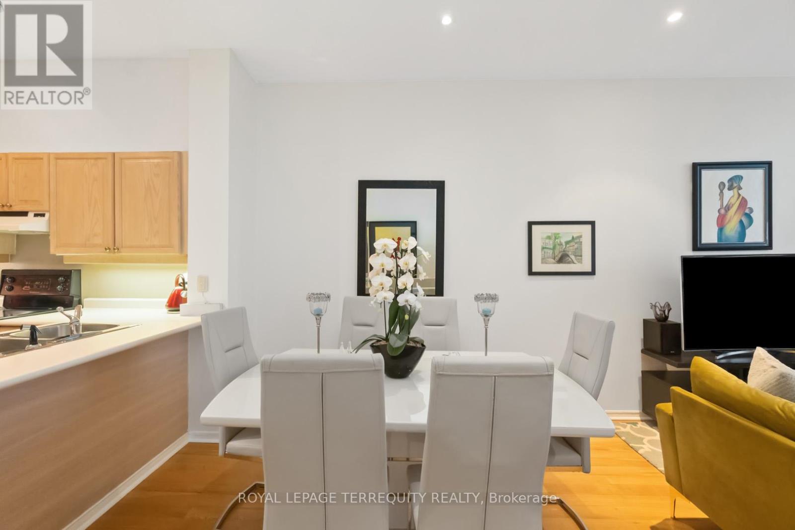 2215 - 7 King Street E, Toronto, Ontario  M5C 3C5 - Photo 8 - C12433837