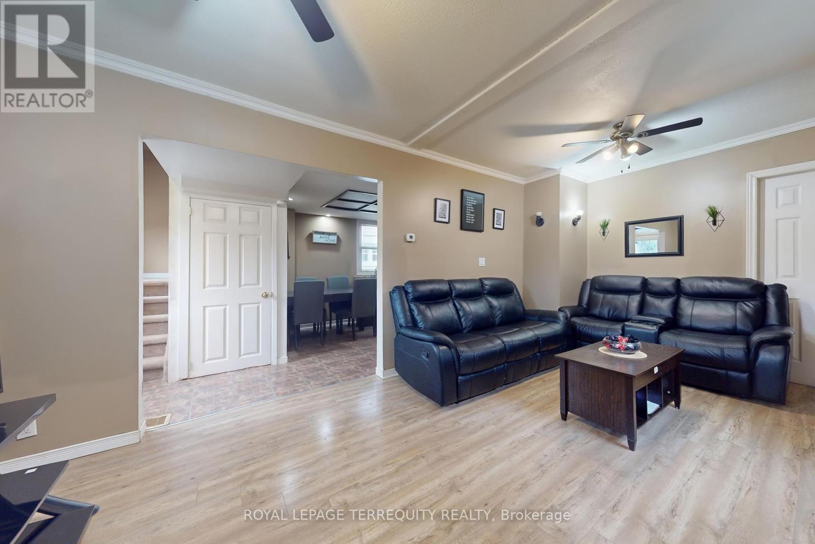 104 Park Road S, Oshawa, Ontario  L1J 4G9 - Photo 3 - E12433814