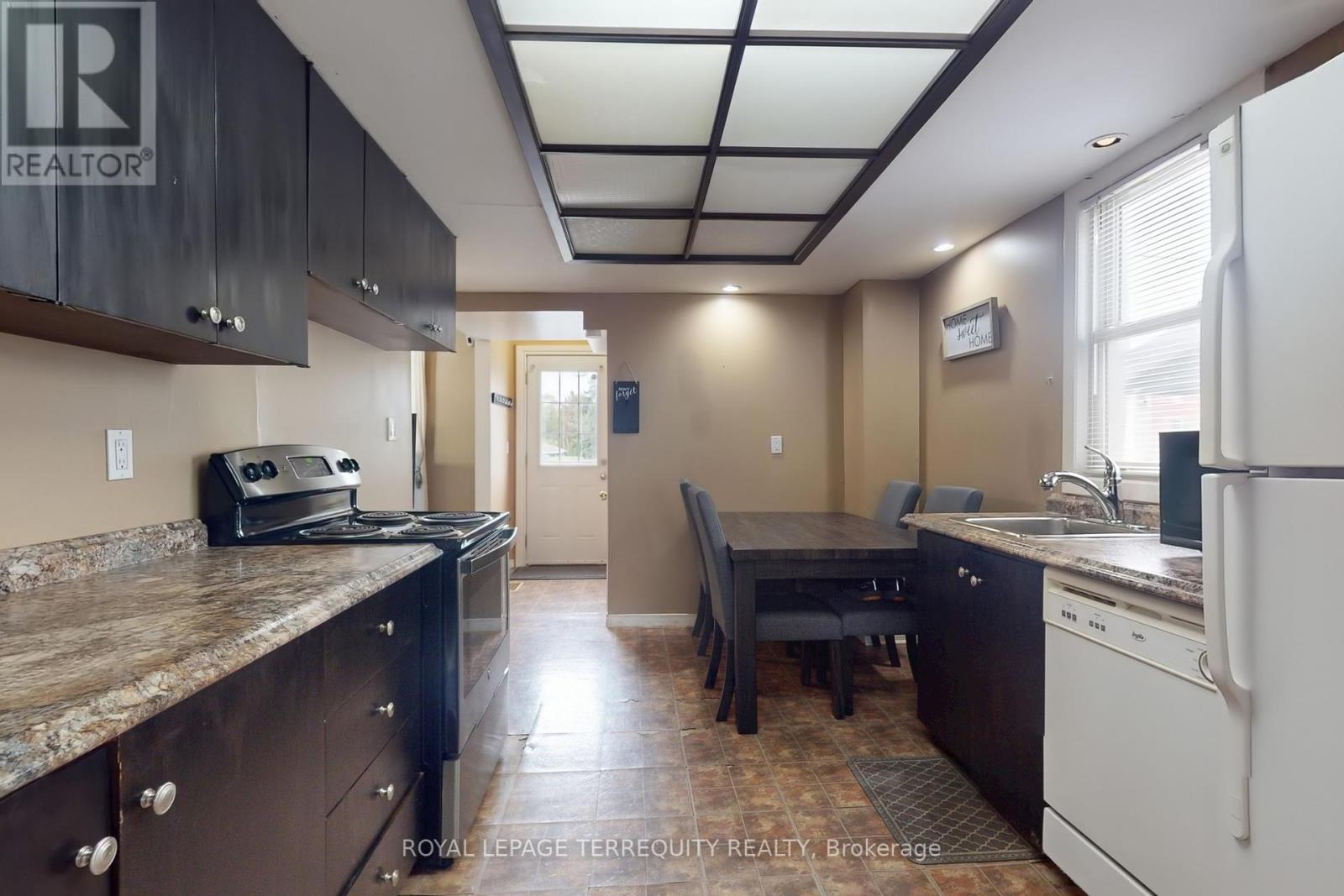 104 Park Road S, Oshawa, Ontario  L1J 4G9 - Photo 6 - E12433814