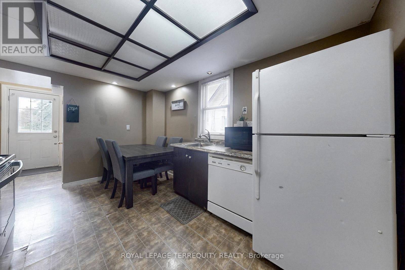 104 Park Road S, Oshawa, Ontario  L1J 4G9 - Photo 7 - E12433814