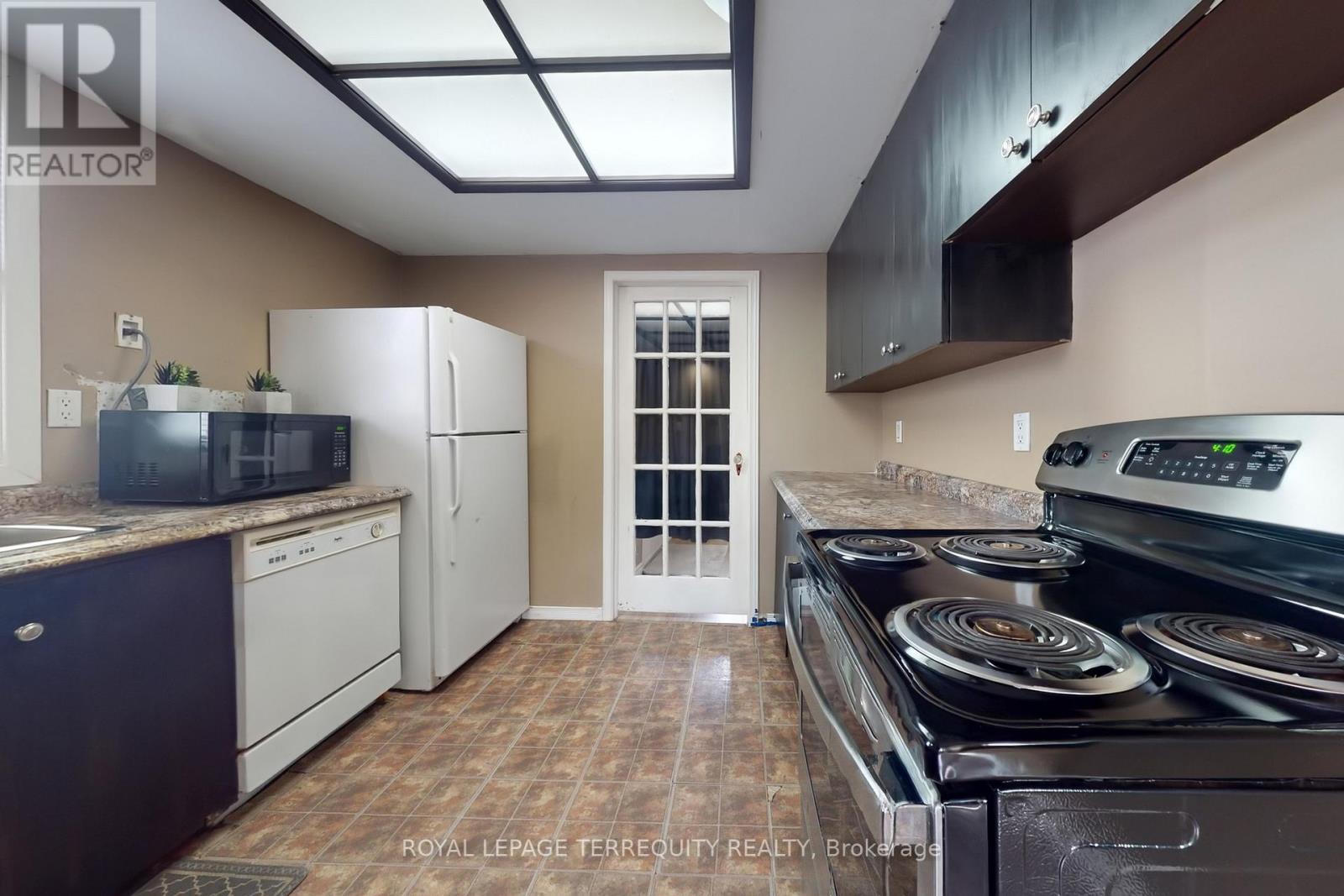 104 Park Road S, Oshawa, Ontario  L1J 4G9 - Photo 8 - E12433814