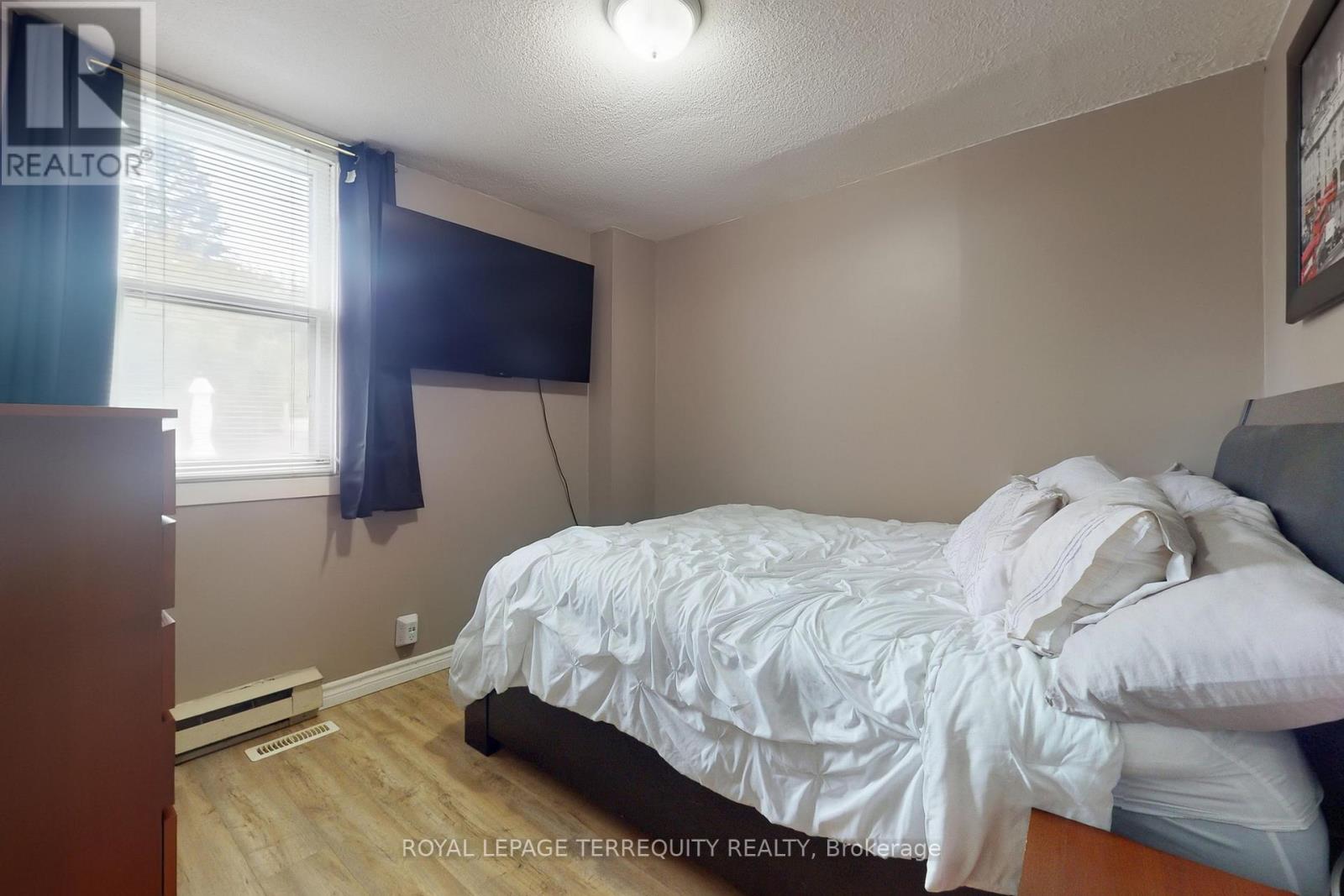 104 Park Road S, Oshawa, Ontario  L1J 4G9 - Photo 9 - E12433814