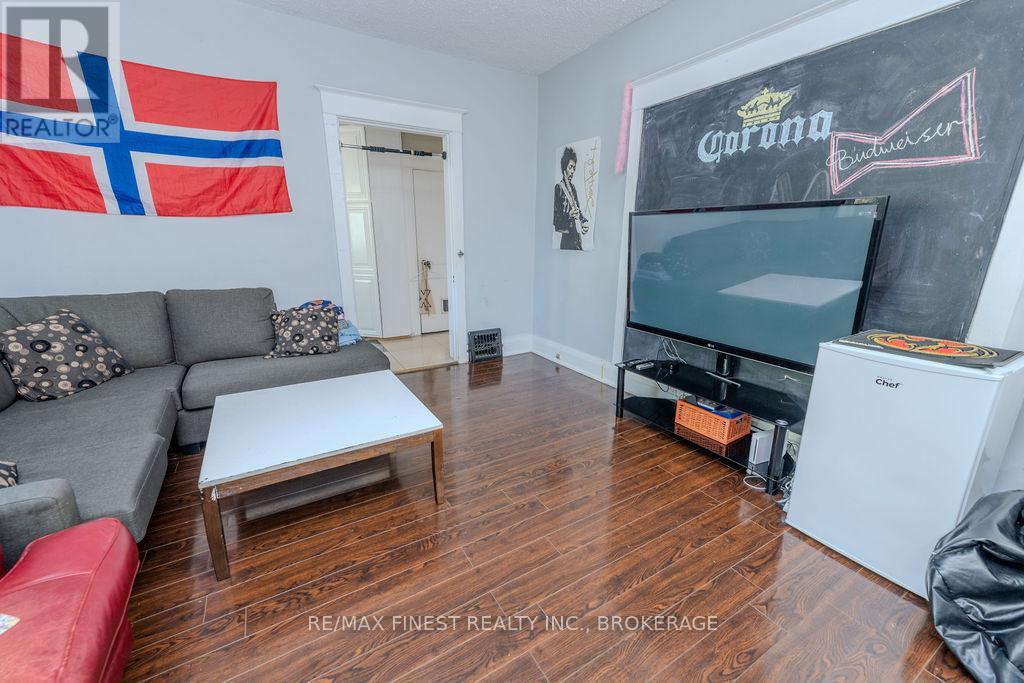 556 Brock Street, Kingston, Ontario  K7L 1V2 - Photo 10 - X12433989