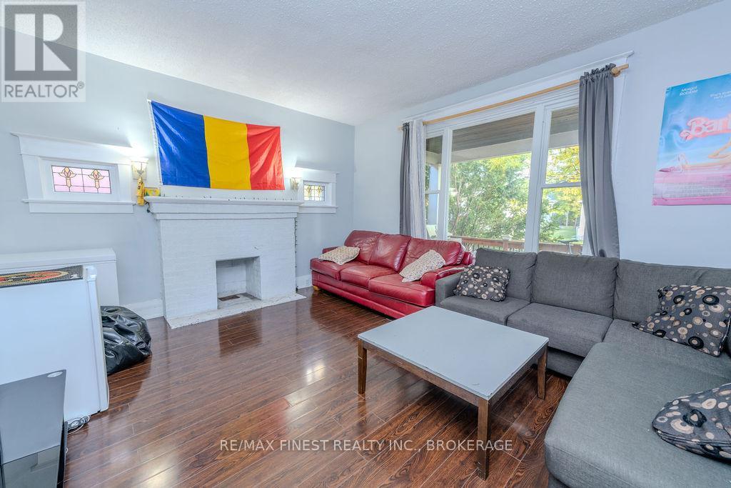556 Brock Street, Kingston, Ontario  K7L 1V2 - Photo 6 - X12433989