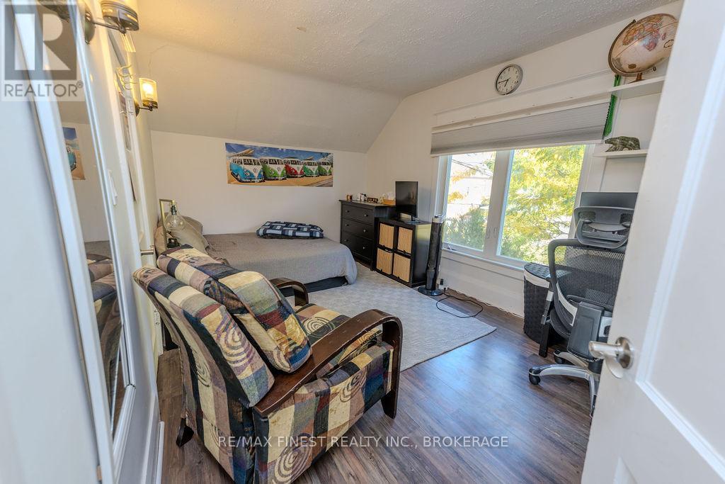 556 Brock Street, Kingston, Ontario  K7L 1V2 - Photo 8 - X12433989