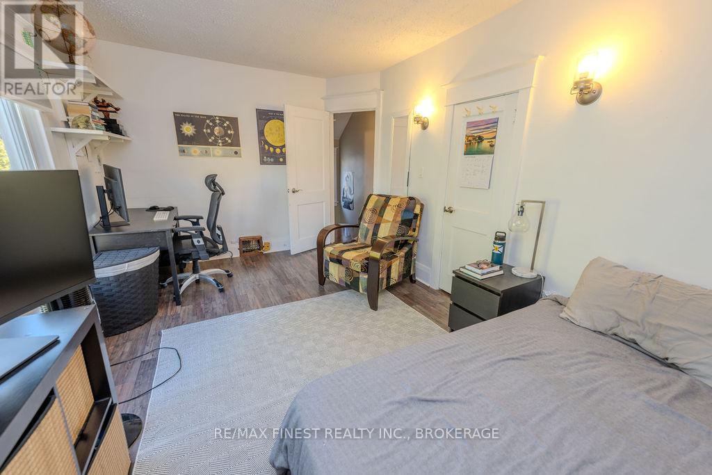 556 Brock Street, Kingston, Ontario  K7L 1V2 - Photo 9 - X12433989