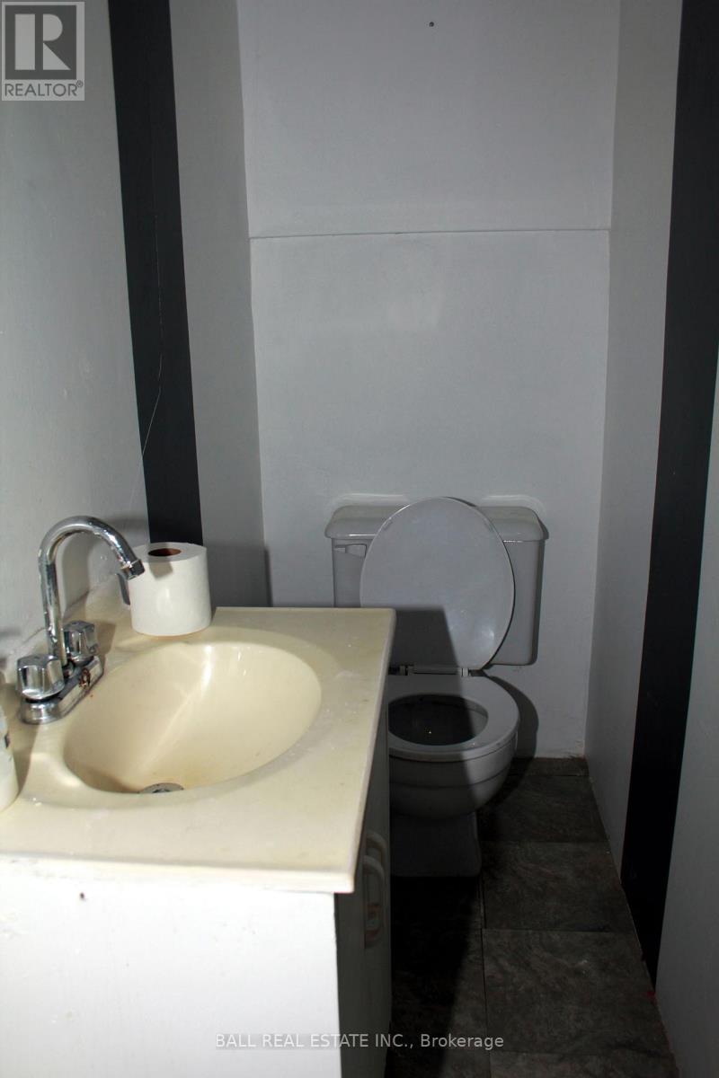 34 Hastings Street N, Bancroft, Ontario K0L 1C0 - Photo 11 - X12433911