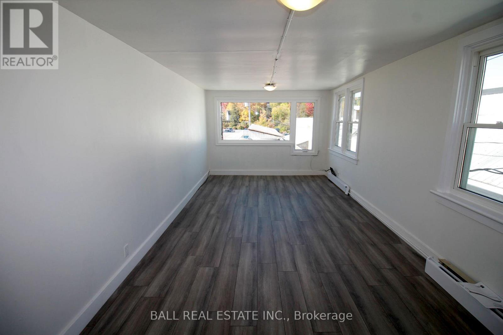 34 Hastings Street N, Bancroft, Ontario K0L 1C0 - Photo 13 - X12433911