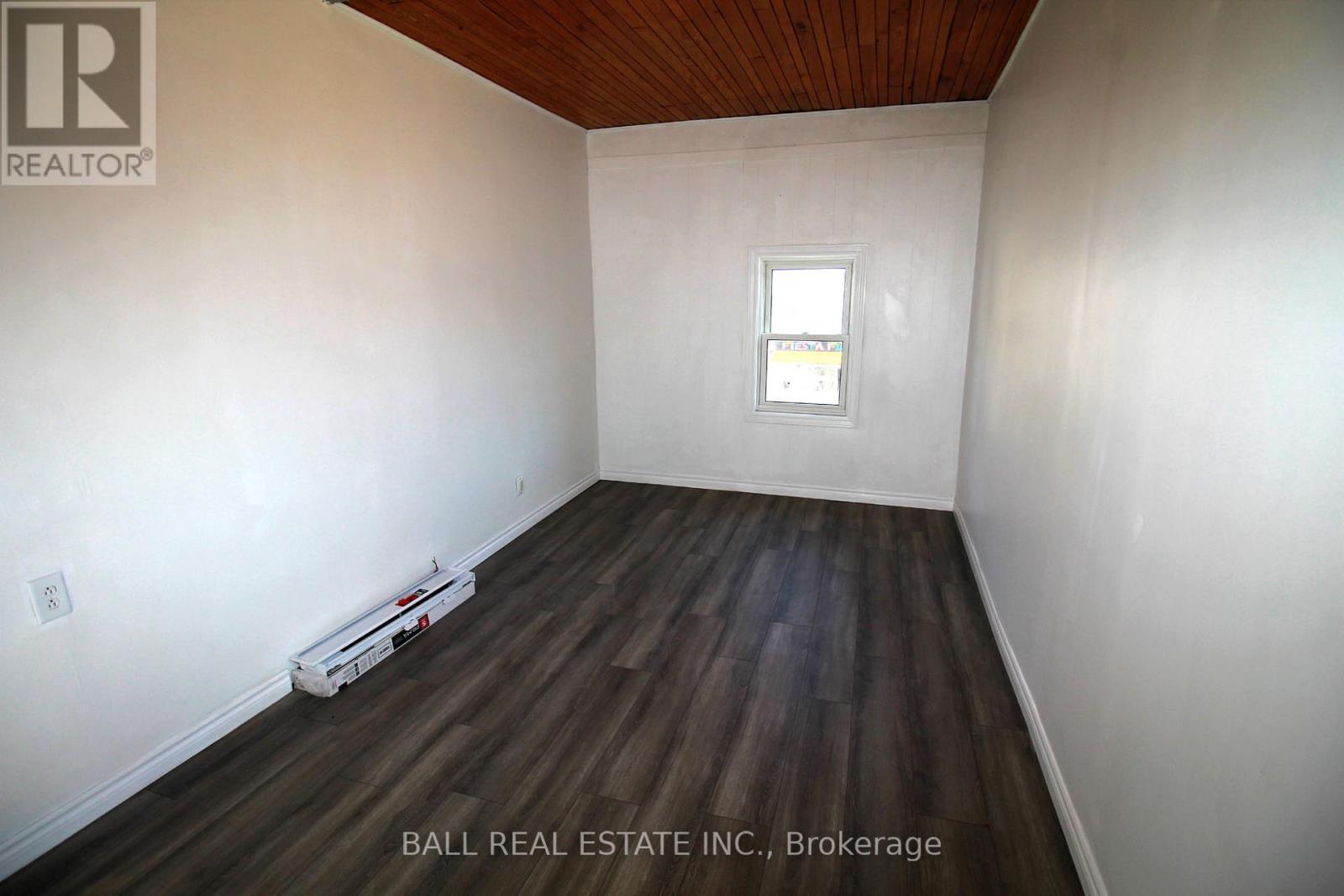 34 Hastings Street N, Bancroft, Ontario K0L 1C0 - Photo 16 - X12433911