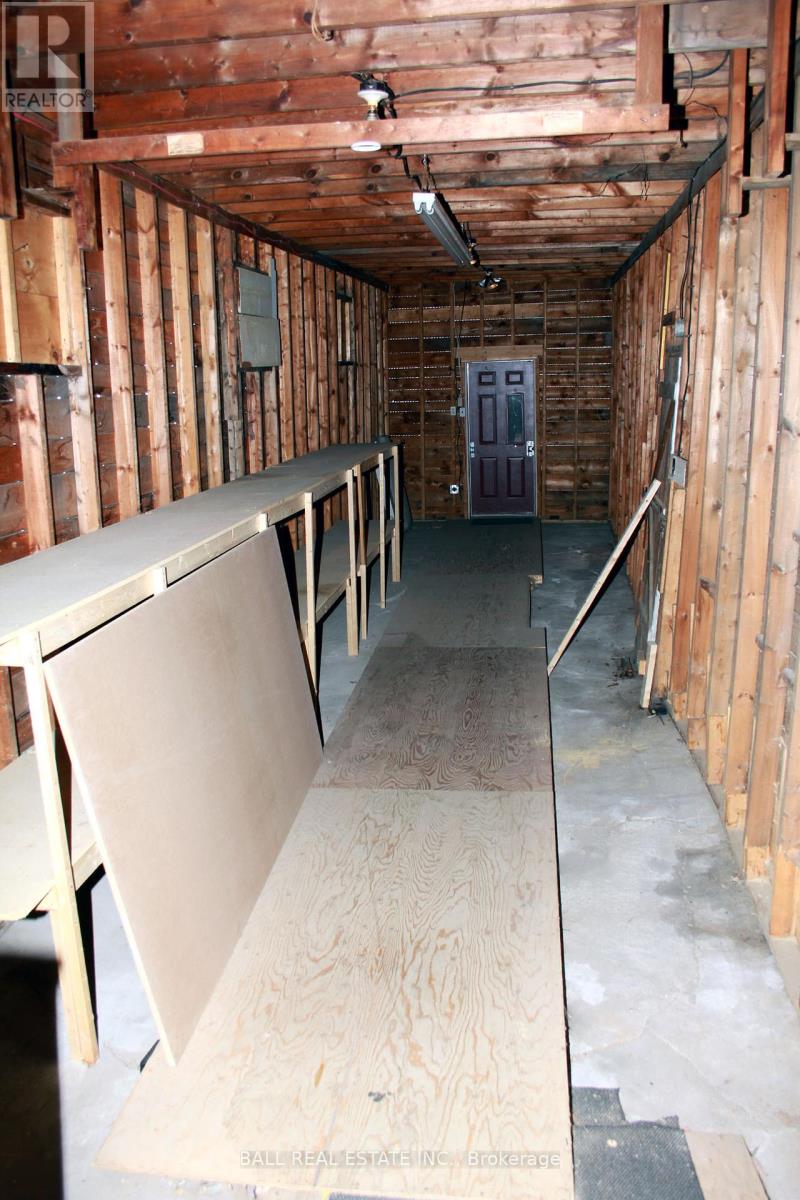 34 Hastings Street N, Bancroft, Ontario K0L 1C0 - Photo 8 - X12433911