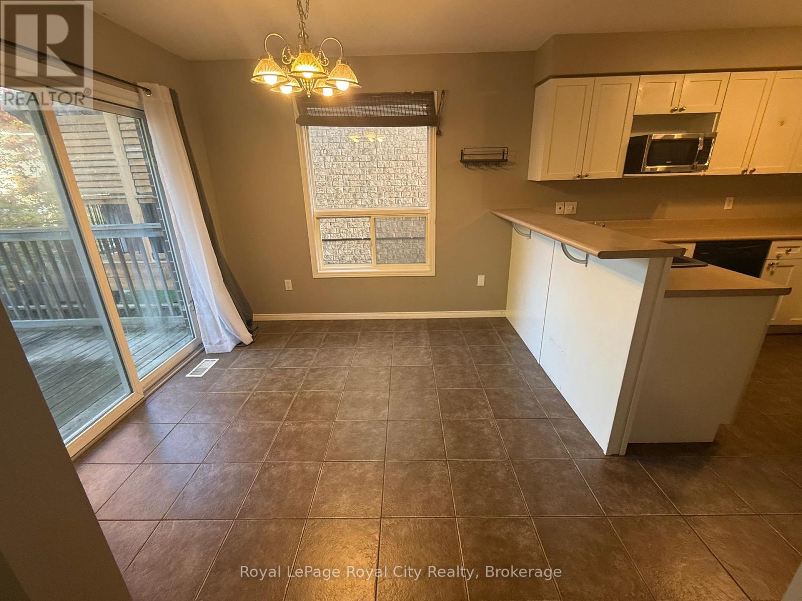 Upper - 115 Cedarvale Avenue, Guelph, Ontario  N1E 7K2 - Photo 7 - X12428542