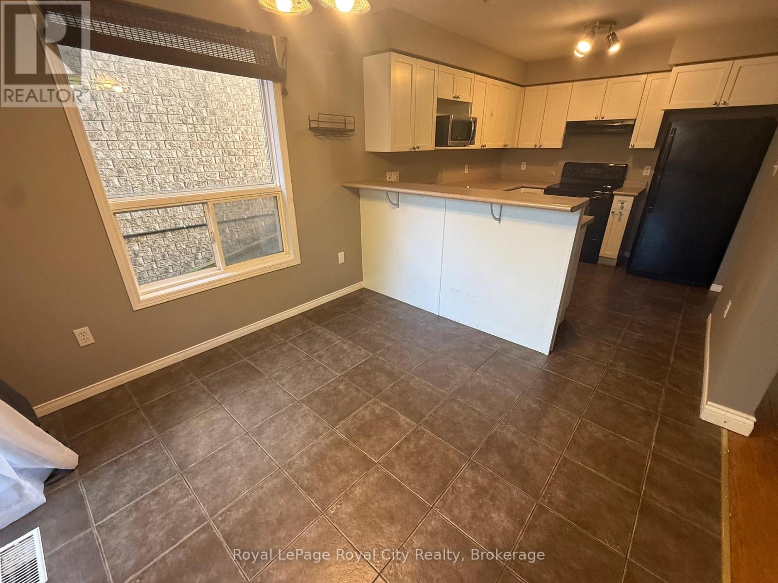 Upper - 115 Cedarvale Avenue, Guelph, Ontario  N1E 7K2 - Photo 6 - X12428542