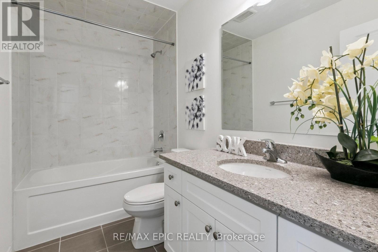 243 Rustle Woods Avenue, Markham, Ontario  L6B 1M7 - Photo 23 - N12433802