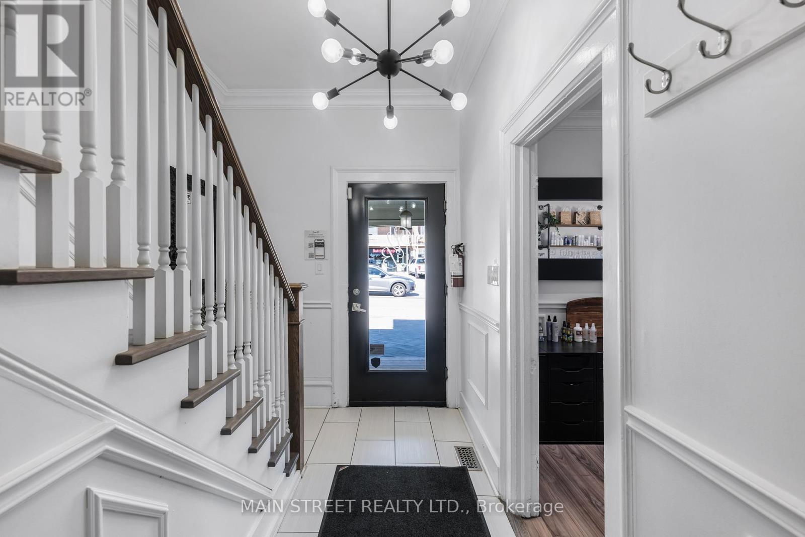 92 Holland Street W, Bradford West Gwillimbury, Ontario  L3Z 1R7 - Photo 5 - N12433854