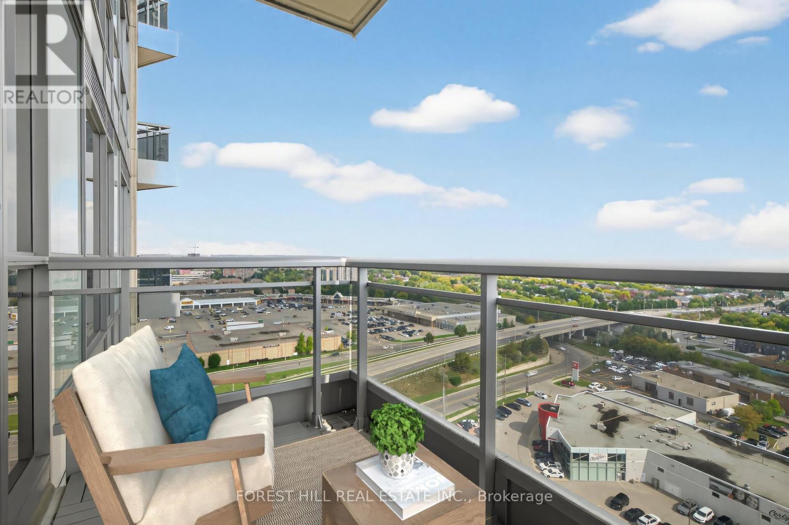 1603 - 9205 Yonge Street, Richmond Hill, Ontario  L4C 1V5 - Photo 15 - N12433860