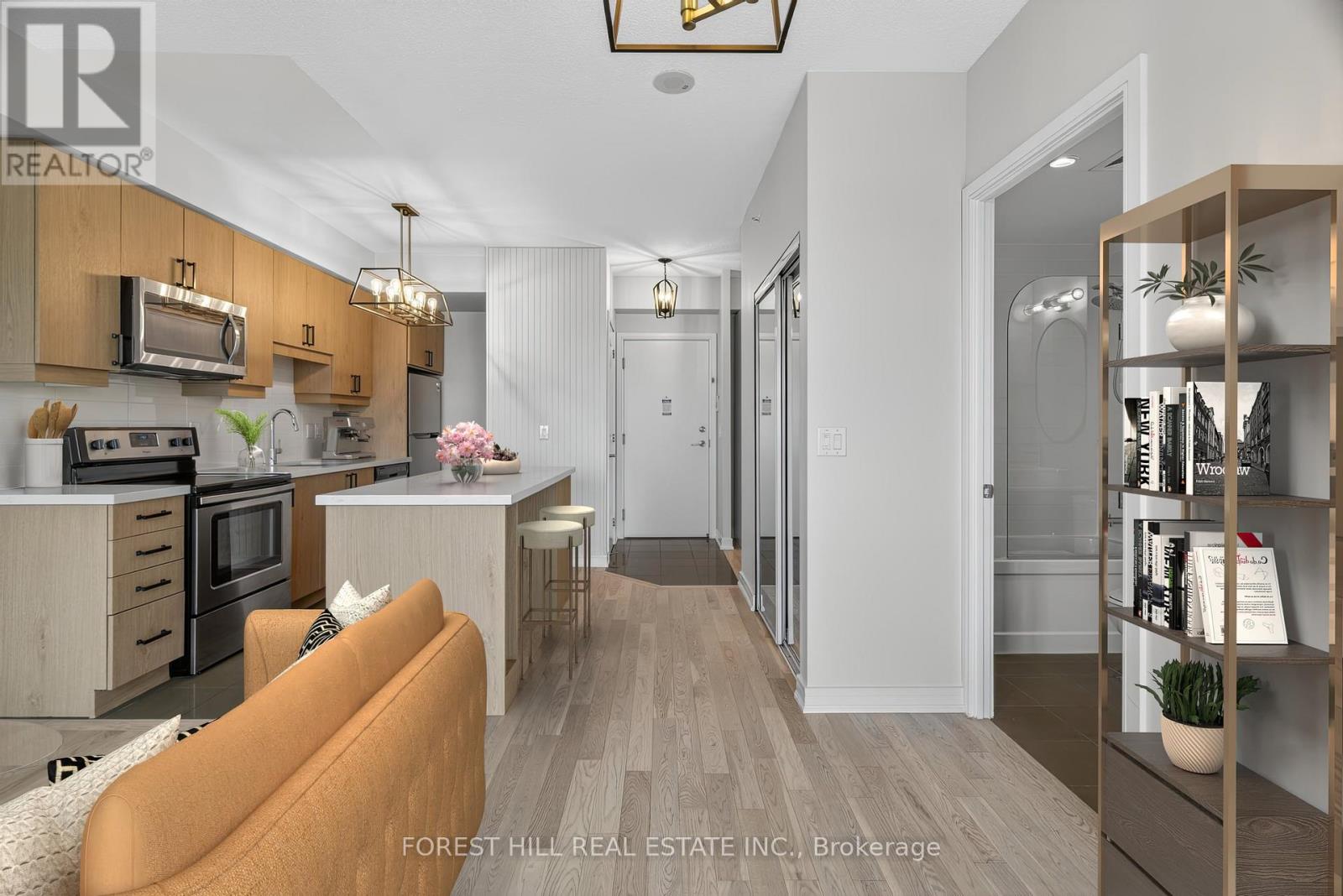1603 - 9205 Yonge Street, Richmond Hill, Ontario  L4C 1V5 - Photo 9 - N12433860