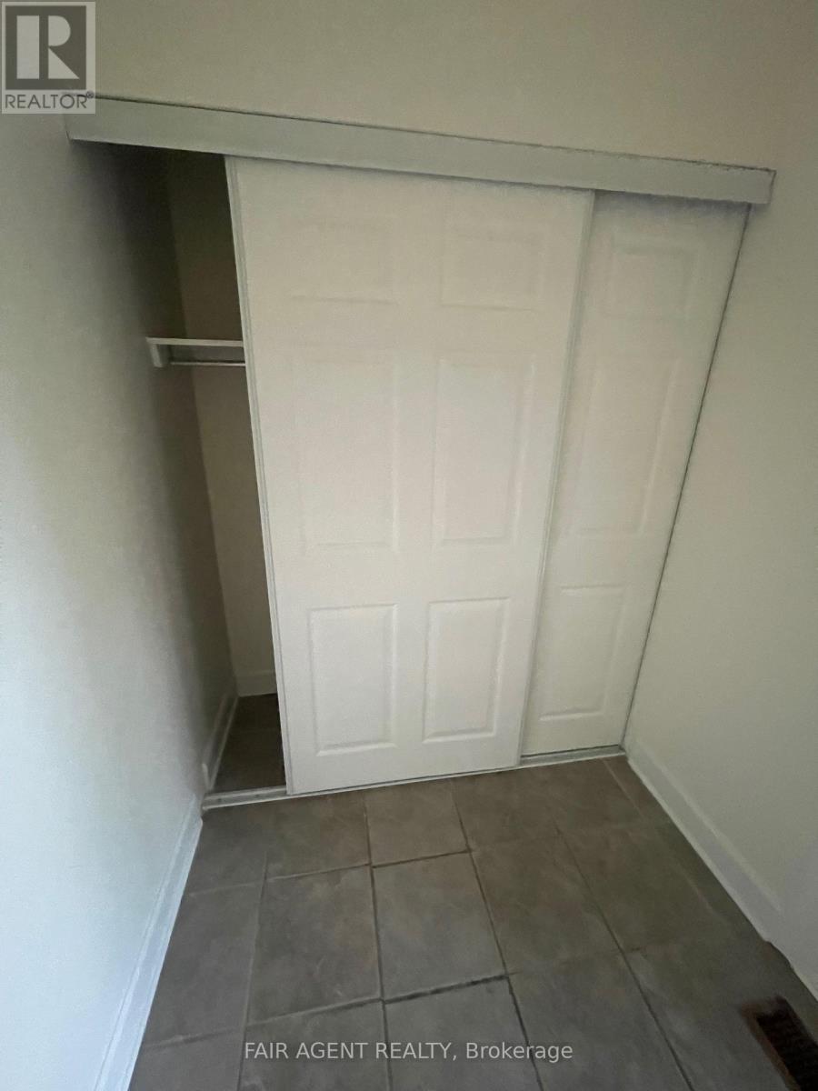 35 Willwood Crescent, Ottawa, Ontario  K2J 4B2 - Photo 17 - X12433877