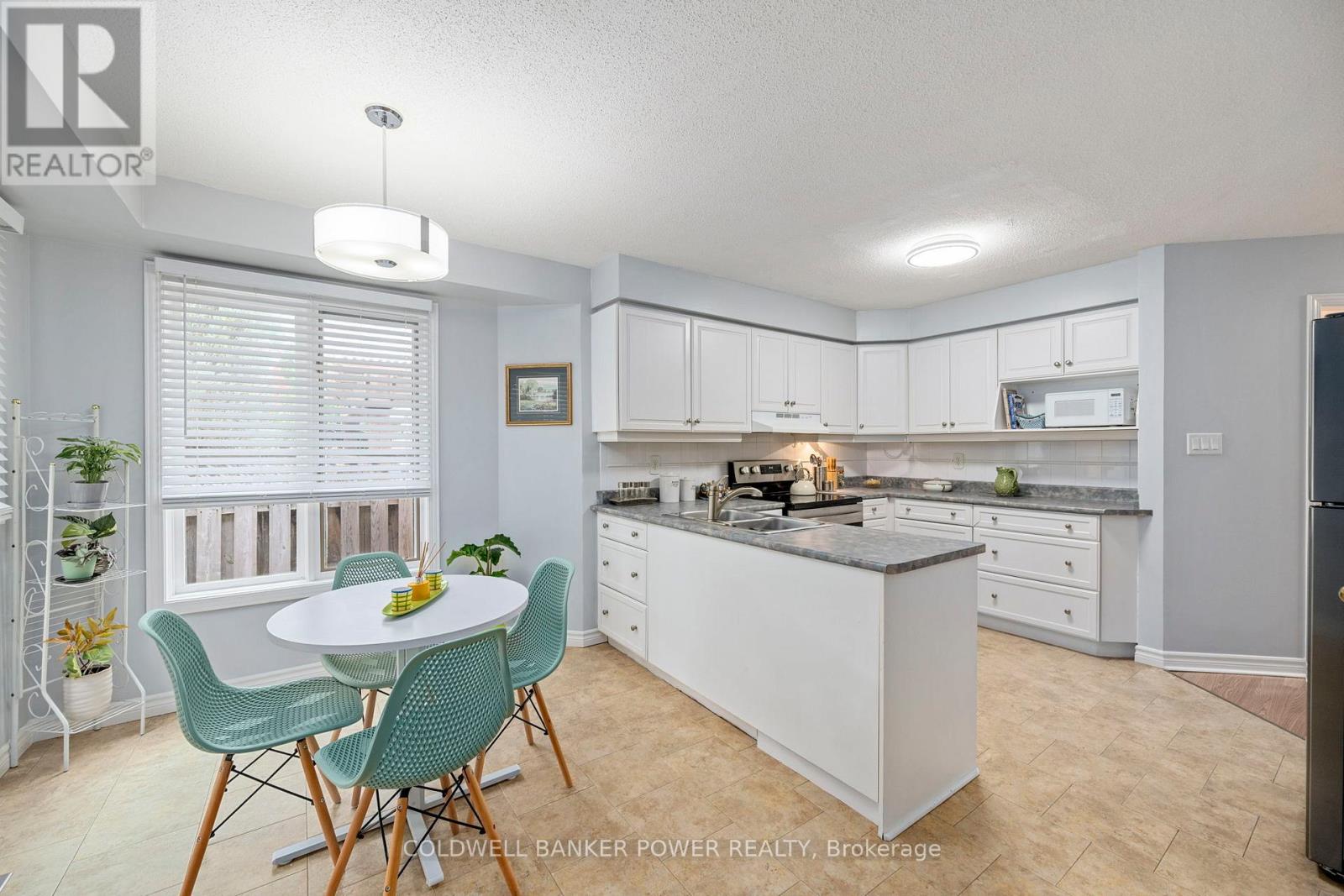 1031 Griffith Street, London South (South K), Ontario  N6K 3Y7 - Photo 6 - X12433892