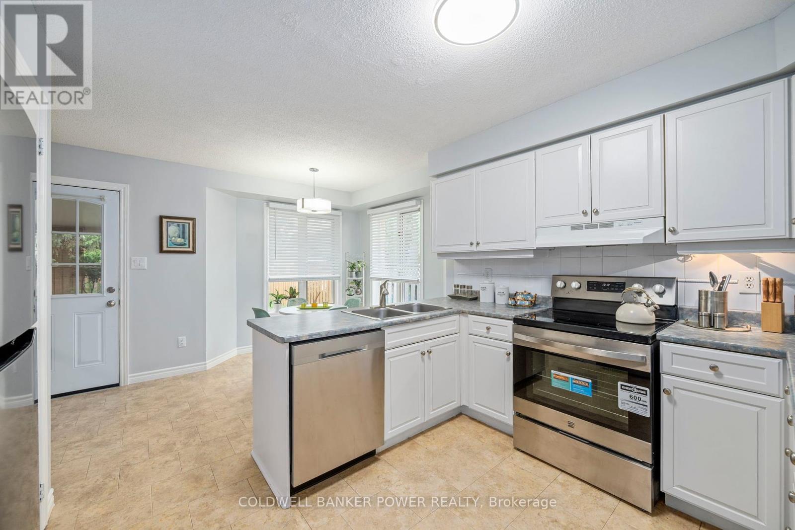 1031 Griffith Street, London South (South K), Ontario  N6K 3Y7 - Photo 7 - X12433892