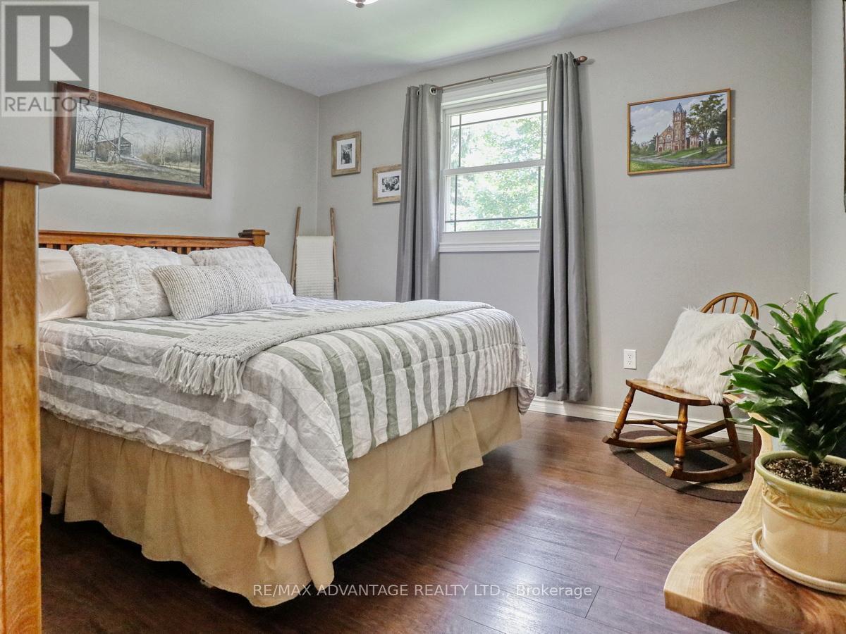 8 East Williams Street, North Middlesex, Ontario  N0M 1A0 - Photo 23 - X12433909