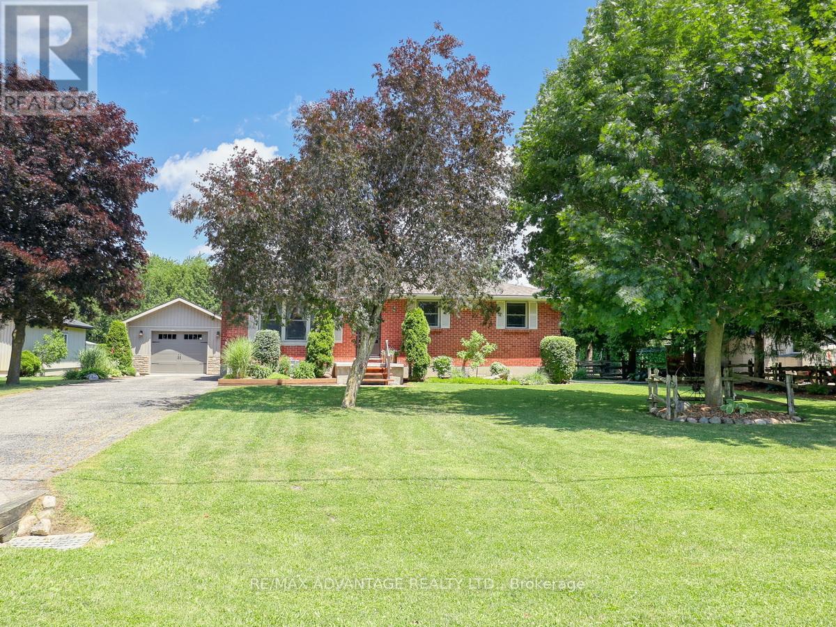 8 East Williams Street, North Middlesex, Ontario  N0M 1A0 - Photo 46 - X12433909