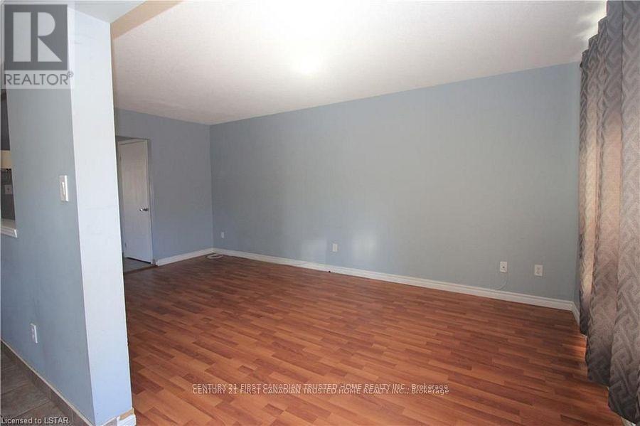 199 Emerald Road, London South, Ontario  N6B 2V3 - Photo 10 - X12433919