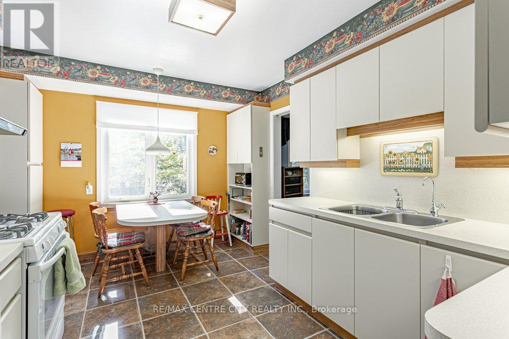 1411 Erindale Crescent, London North, Ontario  N5X 1V8 - Photo 12 - X12433936