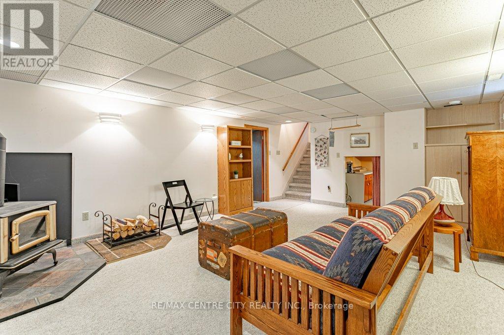 1411 Erindale Crescent, London North, Ontario  N5X 1V8 - Photo 22 - X12433936
